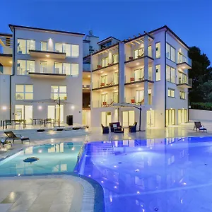 4* Hotel - & Restaurant